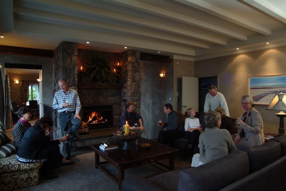 Tauhara Sunrise Lodge Taupo Ngoại thất bức ảnh
