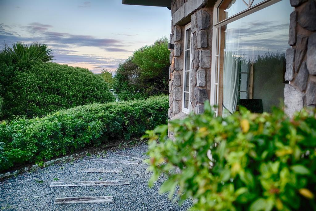 Tauhara Sunrise Lodge Taupo Ngoại thất bức ảnh