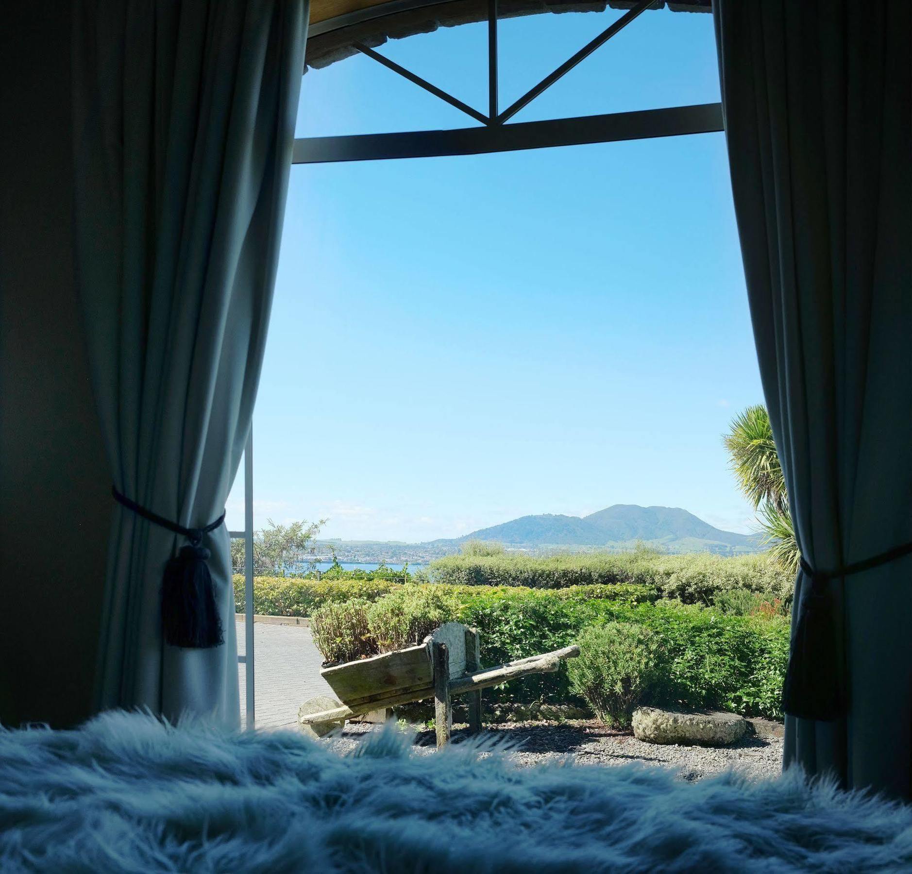 Tauhara Sunrise Lodge Taupo Ngoại thất bức ảnh