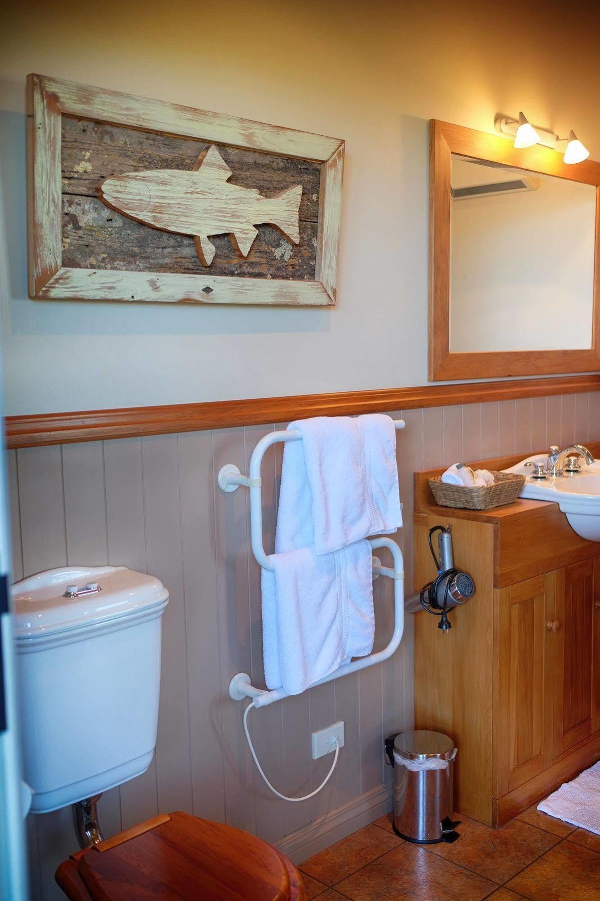 Tauhara Sunrise Lodge Taupo Ngoại thất bức ảnh
