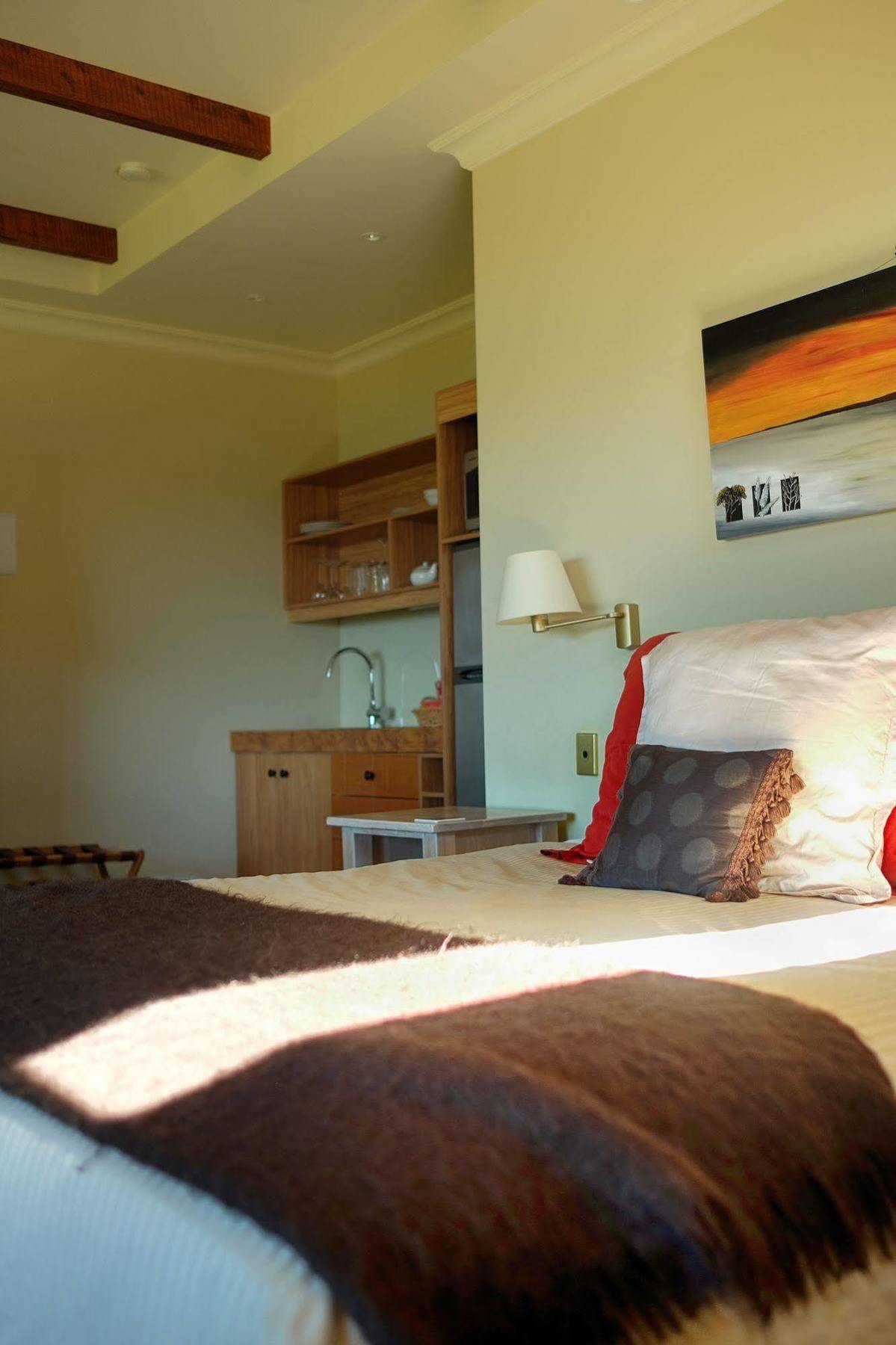 Tauhara Sunrise Lodge Taupo Ngoại thất bức ảnh