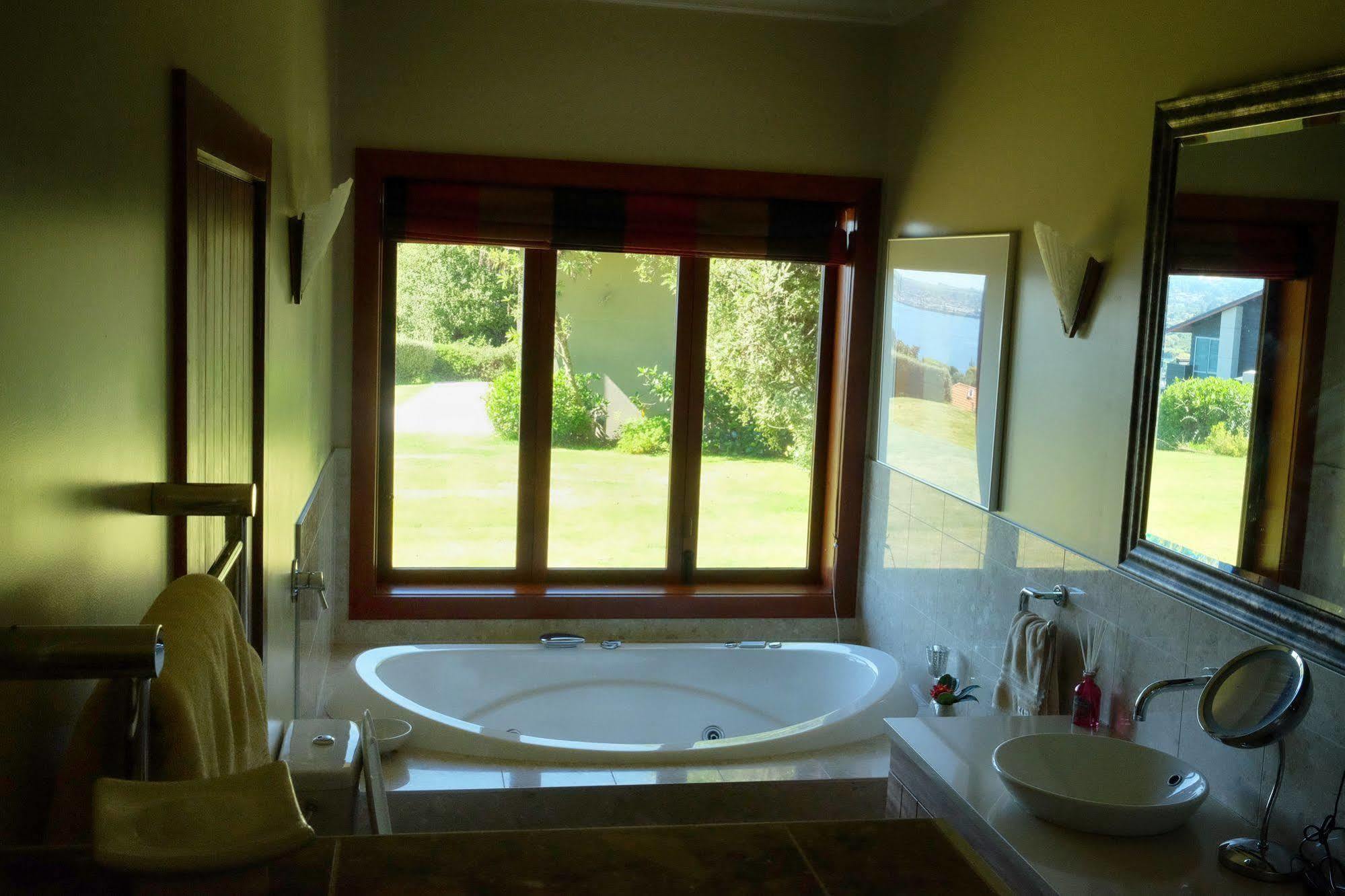 Tauhara Sunrise Lodge Taupo Ngoại thất bức ảnh