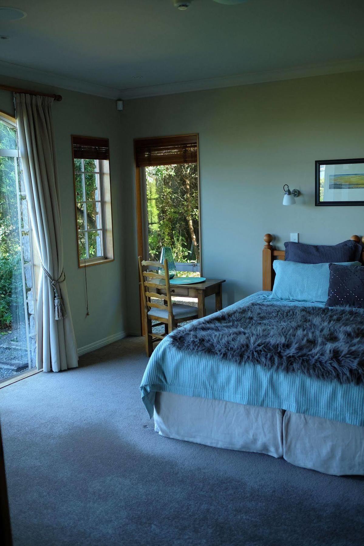 Tauhara Sunrise Lodge Taupo Ngoại thất bức ảnh
